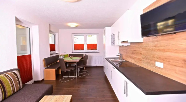 Апартаменты с балконом Ladis Living