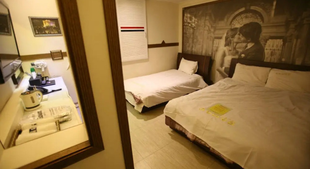 Двухместный номер Standard Ambassador Hotel