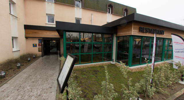 Comfort Hotel - Cergy-Pontoise, Varaa Hotelli Hotellit Val d'Oise pysäköinnillä, Pysäköinti