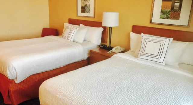 Четырёхместный номер Standard Fairfield Inn and Suites Sacramento Airport Natomas