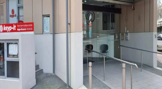 Central and stylish apartment with city views, Rezerwuj Apartament Hotele w Auckland Region z parkingiem, Parking