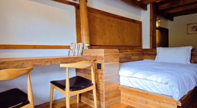 Кровать в общем номере Moganshan Jiangwan No. 8 Bed & Breakfast