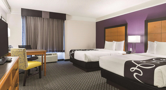 Howard Johnson by Wyndham Sacramento Downtown