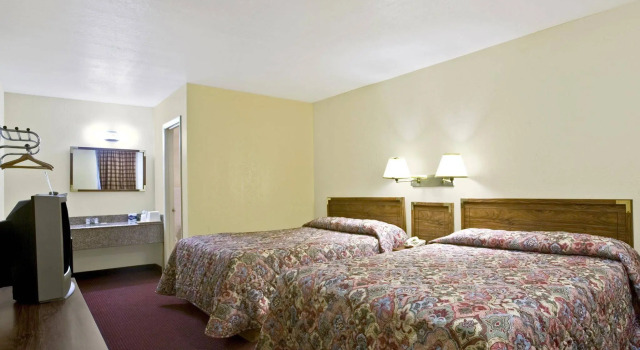 Royal Inn Crossville, Reservar Hotel Crossville Tennessee