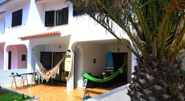 Surf House Peniche, Rezervovat Hotel Hotely v Oeste s parkováním, Parkování
