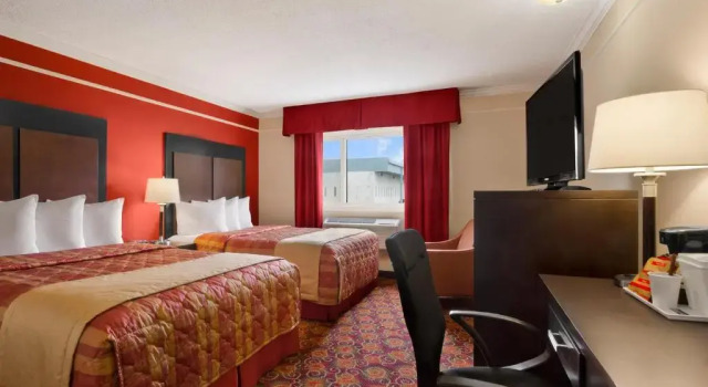 Четырёхместный номер Standard Travelodge by Wyndham Meadow Lake