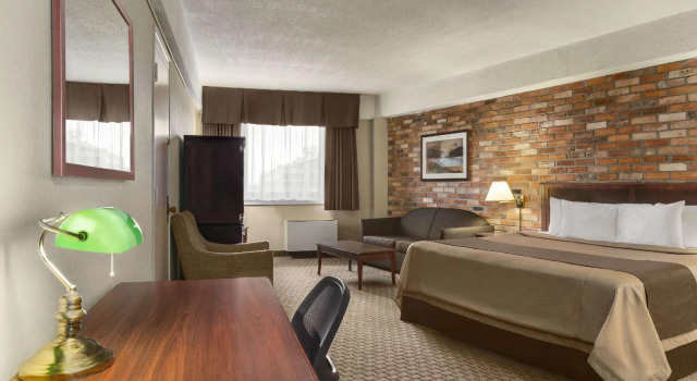 Двухместный номер Business Travelodge by Wyndham Thunder Bay ON