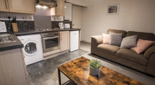 Flat 1, 4 Warden Rd