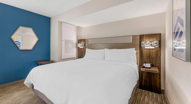 Holiday Inn Express Chicago-Downers Grove, Rezerwuj Hotel Downers Grove 