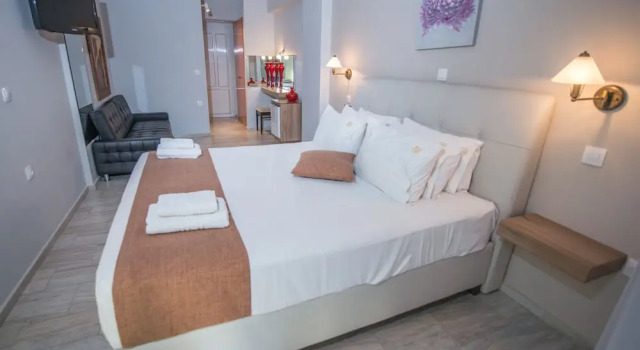 Двухместный номер Standard с балконом и с частичным видом на море Aliki Hotel