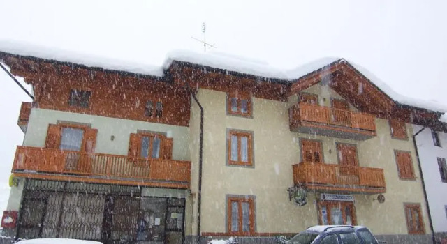 Appartamenti Val di Sole, Забронировать Отель Отели Медзана 3 звезды, рядом с Biancaneve, 3*