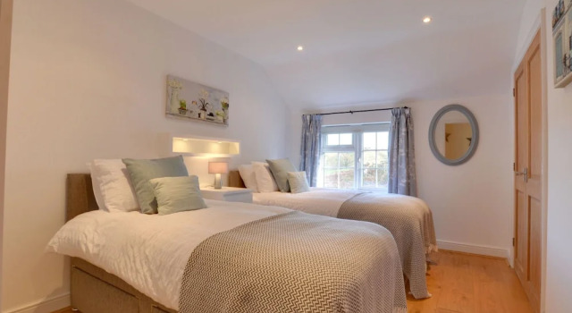 Peaceful Holiday Home in Ticehurst With Terrace, Забронировать Отель Отели Исторического графства Суссекса с парковкой, Парковка
