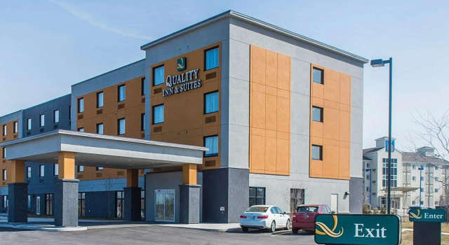 Четырёхместный номер Standard Quality Inn & Suites Kingston