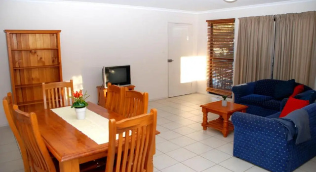 Апартаменты с 5 комнатами с видом на бассейн Amberoo Apartments Tamworth