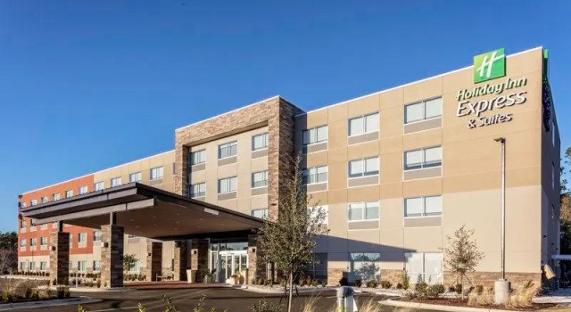 Кровать в общем номере Holiday Inn Express & Suites Wilmington West - Medical Park by IHG