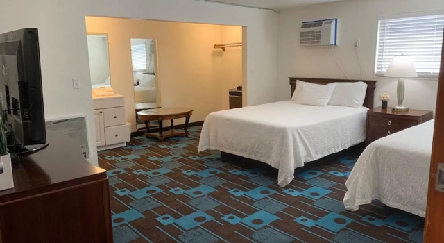 Четырёхместный номер Standard The Sands Motel