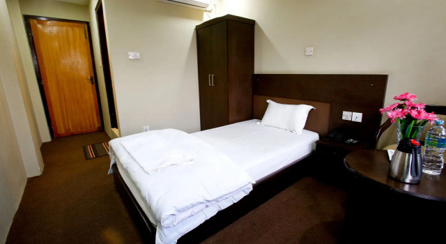 Hotel Nandini, Забронировать Отель Асуиннатх Катманду
