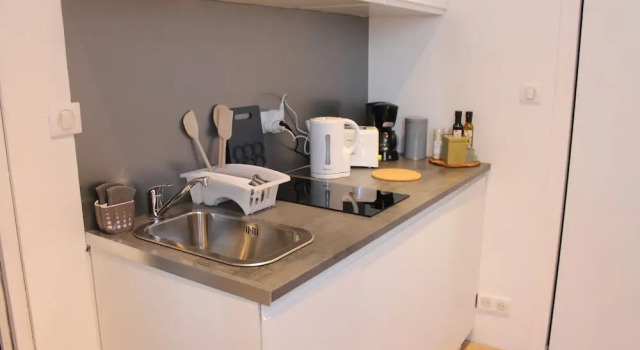 Studio St Michel, Забронировать Отель Бордо Жиронда, рядом с Церковь Нотр-Дам