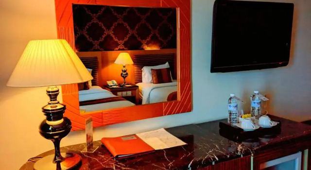 Номер Deluxe Grand Rocky Hotel Bukittinggi
