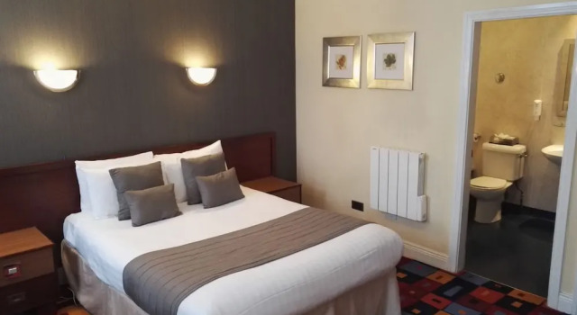 Номер Standard Caledonian Hotel