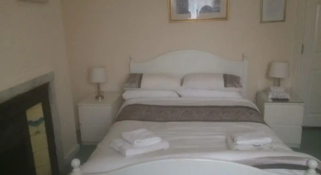 The Avenue GuestHouse, Забронировать Отель «постель и завтрак» Ньюкасл-апон-Тайн Тайн и Уир, рядом с Поле для крикета Jesmond