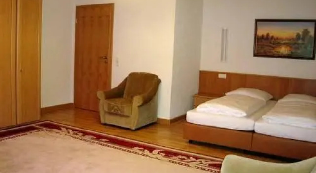 Hotel Alexander, Buchen Sie Hotel Büchenbeuren Hunsrück