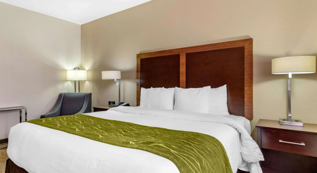 Двухместный номер Standard Comfort Inn & Suites Lakeside