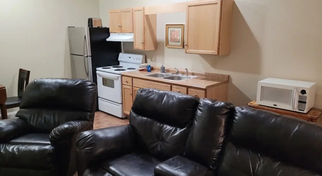 Двухместный люкс Blue Spruce Motel