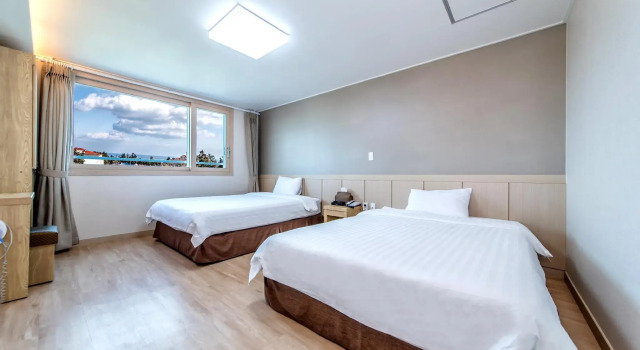 Jungmoon City Hotel & J-hill Hotel, Забронировать Отель Отели Согвипхо 3 звезды, рядом с Yeomiji Botanic Garden, 3*