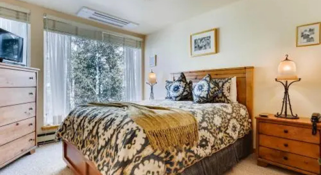 1100 N Frontage Rd Condo Unit W 2305, Забронировать Апартаменты/квартира Отели Вейл с парковкой, Парковка