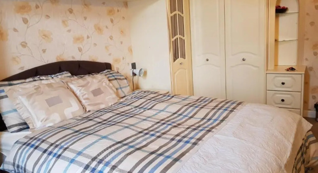 Spacious Bungalow in Romford with parking, Varaa Huoneisto Asunnot kohteessa Merseyside, Huoneisto