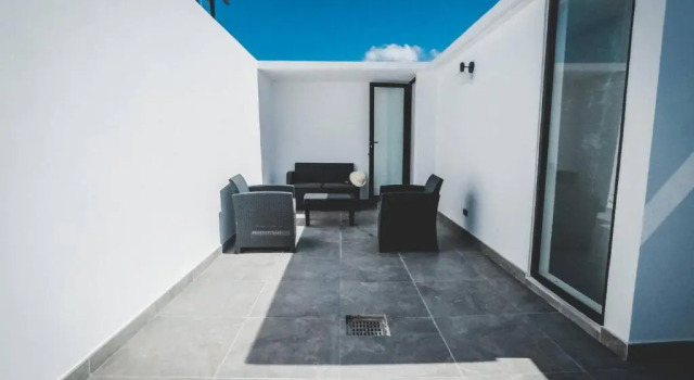 Коттедж Brand New Two Br Penthouse With a Private Roof Patio! Totally Equipped