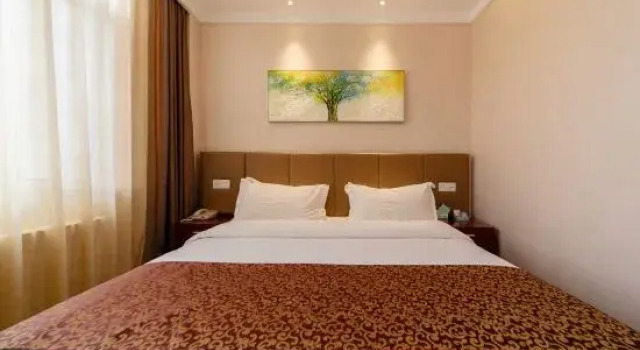Yantai Qianwei Yongju Hotel