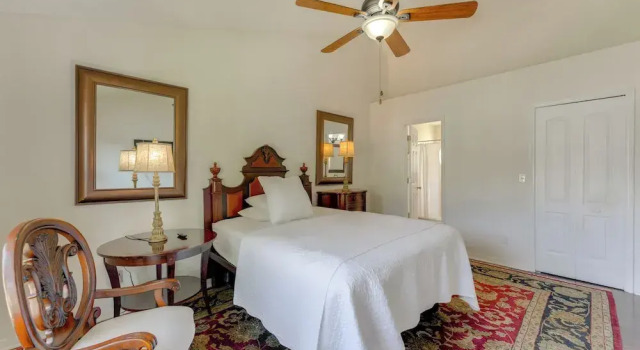 8 Mi to Disney: Resort-style Condo w/ Pool Access