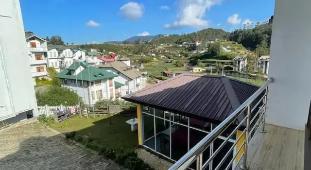 Двухместный номер Deluxe с балконом Villa Grand Mellow Nuwara Eliya