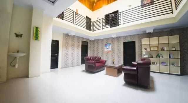 RedDoorz Syariah near RSUD Ainun Habibie Gorontalo, Prenota Hotel Hotel a Sulawesi con parcheggio, Parcheggio
