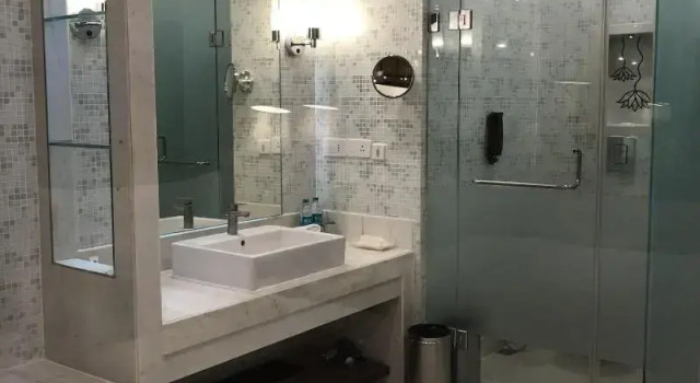 Двухместный номер Standard с балконом Le Meridien Jaipur Resort & Spa