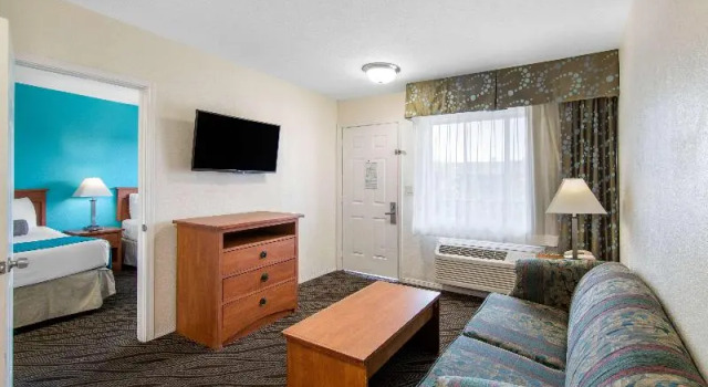 Номер Standard Howard Johnson Suites by Wyndham San Diego Chula Vista BayFront
