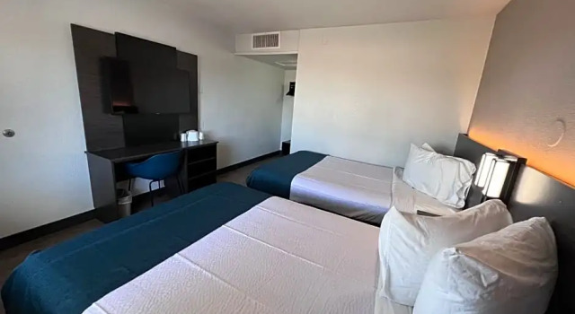 Номер Standard Motel 6-Bakersfield, CA - South