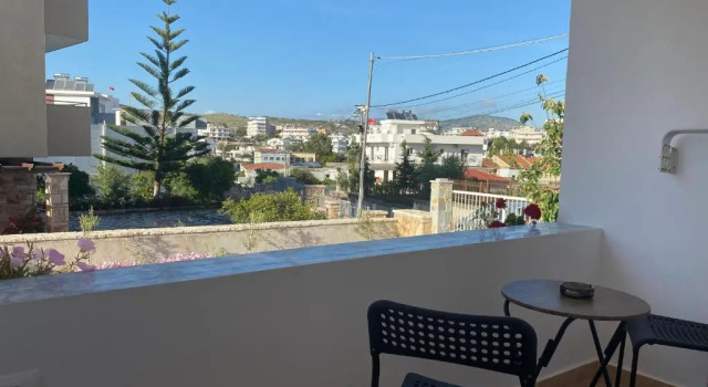 Studio Villa White