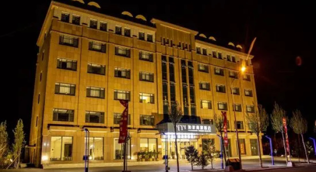 Homeinn Selected Hotel (Tongliao New District City Government Victoria Mall), Rezerwuj Hotel Hotele w Inner Mongolia z parkingiem, Parking