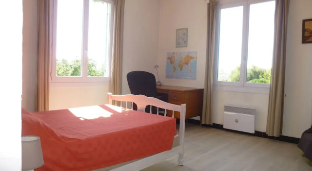Rental F4 in villa with pool in Juan les Pins, Забронировать Вилла Коттеджи Антиб, рядом с Antibes Archaeology Museum, Коттедж