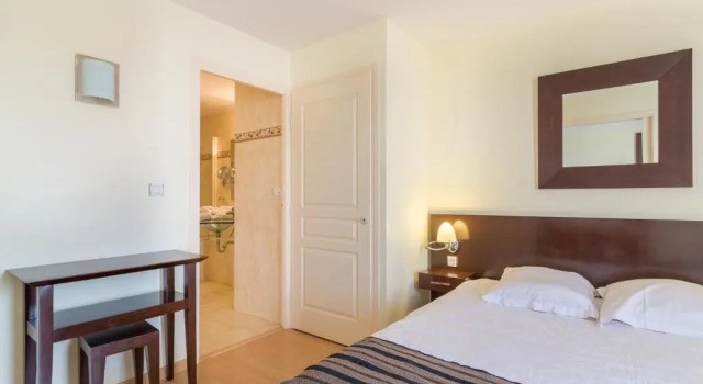 Апартаменты с 2 комнатами Adonis Grand Geneve Residence Excellior