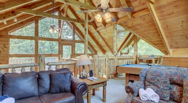 Autumn Leaves 1 Bedroom 1 Bathroom Cabin