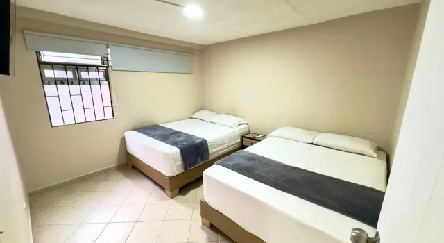 Четырёхместный номер Deluxe Hotel Estadio 80