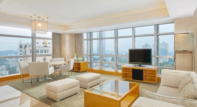 Двухместный люкс Club Lounge Access с видом на парк The Westin Shenzhen Nanshan