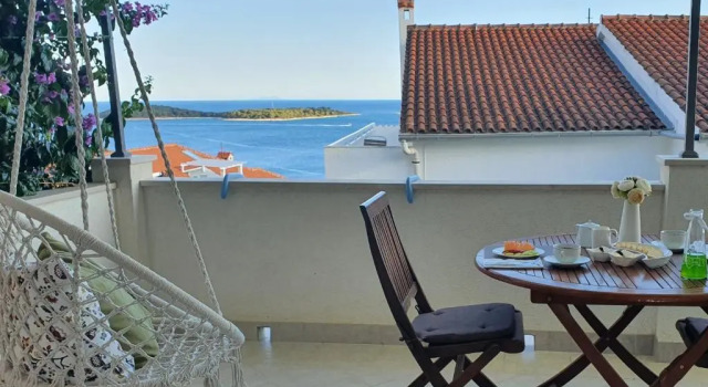 Apartments Roso - ZF Hvar, Забронировать Апартаменты/квартира Отели Хвара с парковкой, рядом с Church of the Holy Spirit Hvar, Парковка