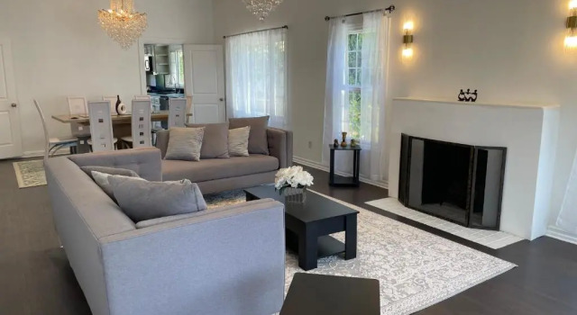 Contemporary 5 bed- 4 bath Beverly Hills Home