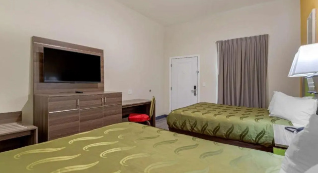 Четырёхместный люкс Quality Inn & Suites Elgin