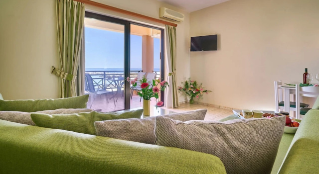 Семейные апартаменты c 1 комнатой рядом с пляжем Отель Nanakis Beach